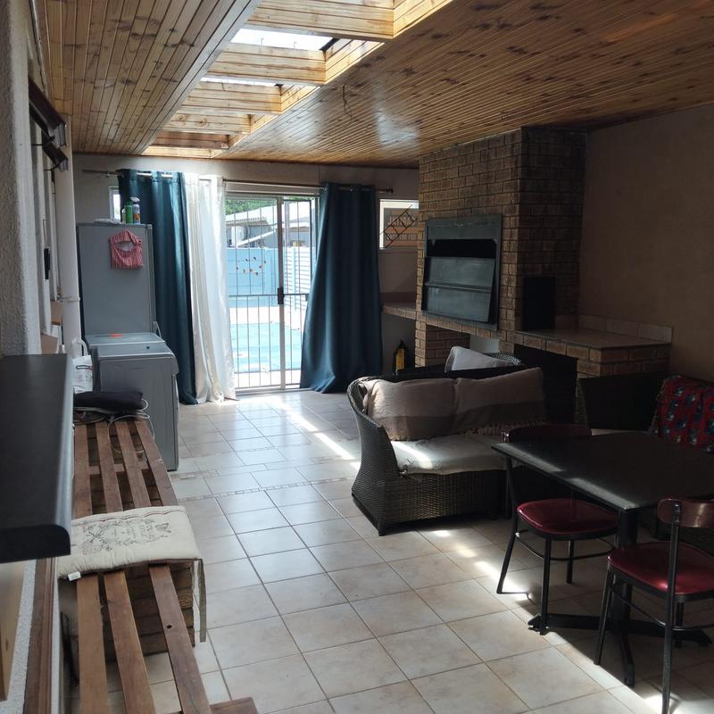3 Bedroom Property for Sale in Peerless Park North Western Cape